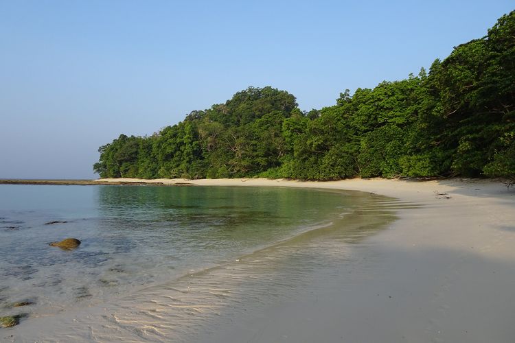 pantai, Tripadvisor, Asia, pantai terbaik di Asia, 10 Pantai Terbaik di Asia Versi Tripadvisor 2026, Ada dari Indonesia, 1. Banana Beach, Thailand, 2. Pantai Kelingking, Indonesia, 3. Pantai Radhanagar, India, 4. Pantai Palolem, India, 5. Pantai Mirissa, Sri Lanka, 6. White Beach, Filipina, 7. Pantai Bentota, Sri Lanka, 8. Pantai Railay, Thailand, 9. Pantai Nusa Dua, Indonesia, 10. Pantai Cenang, Malaysia