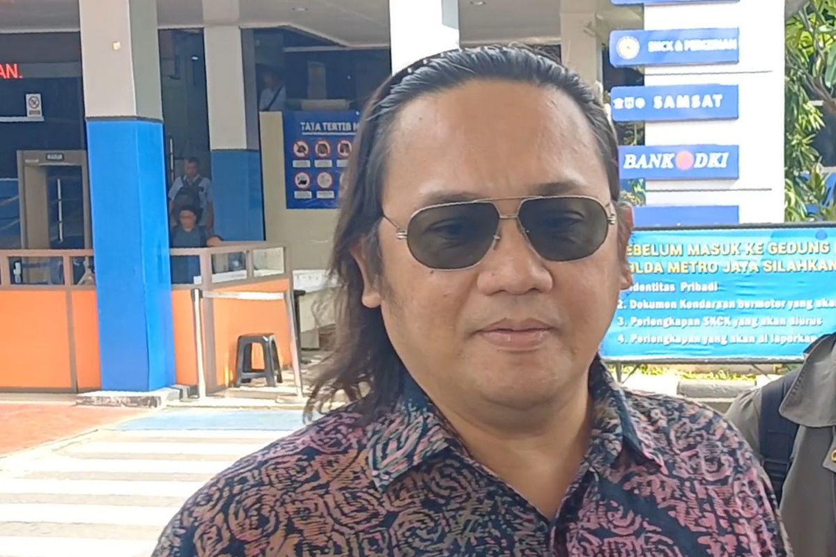 Farhat Abbas, Roy Suryo, ijazah Jokowi, ijazah palsu Jokowi, Ijazah Jokowi, ijazah jokowi, ijazah Jokowi asli, tuduhan ijazah palsu Jokowi, Babak Baru Polemik Ijazah Jokowi, Farhat Abbas Gugat Roy Suryo Cs Rp 1,5 Miliar, Rincian Gugatan Farhas Abbas ke Roy Suryo, Alasan Gugatan Farhat Abbas: Tuduhan Otak Pemalsuan Ijazah Jokwoi, Polisi: Ijazah Jokowi Asli, Tuntutan Tambahan: Pemulihan Nama Baik Jokowi, Para Pihak yang Digugat Farhat Abbas