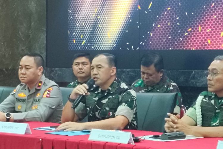 Polda Metro Jaya, Yusril Ihza Mahendra, ferry irwandi, Ferry Irwandi dilaporkan, Ferry Irwandi dituduh pencemaran nama baik, ferry irwandi kasus, TNI Laporkan Ferry Irawadi, Dansatsiber Mabes TNI, Duduk Perkara Kasus TNI dengan Ferry Irwandi yang Tuai Berbagai Reaksi, Alasan TNI Ingin Polisikan Ferry Irwandi: Pencemaran Nama Baik, Polda Metro Jaya: Laporan TNI Tidak Sesuai Putusan MK, Tanggapan Ferry Irwandi Terhadap Sikap TNI, Anggota Parlemen Hingga Menteri Ikut Beri Tanggapan, TNI Lanjutkan Usaha Pidanakan Ferry Irwandi