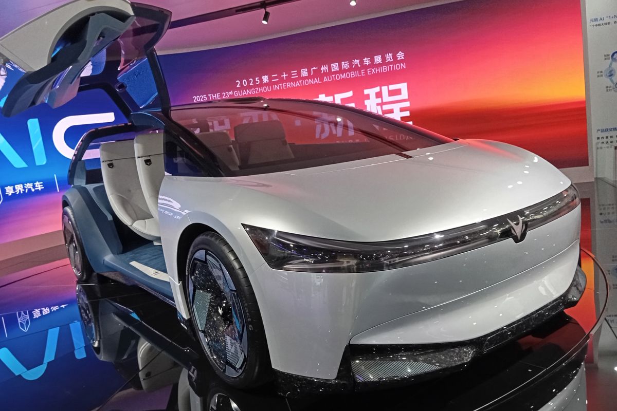 BAIC, Arcfox T1, Gaikindo Jakarta Auto Week, GJAW, BAIC Indonesia, Indonesia International Motor Show, mobil listrik, GJAW 2025, iims 2026, Mobil Listrik BAIC Arcfox T1 Meluncur Februari 2026