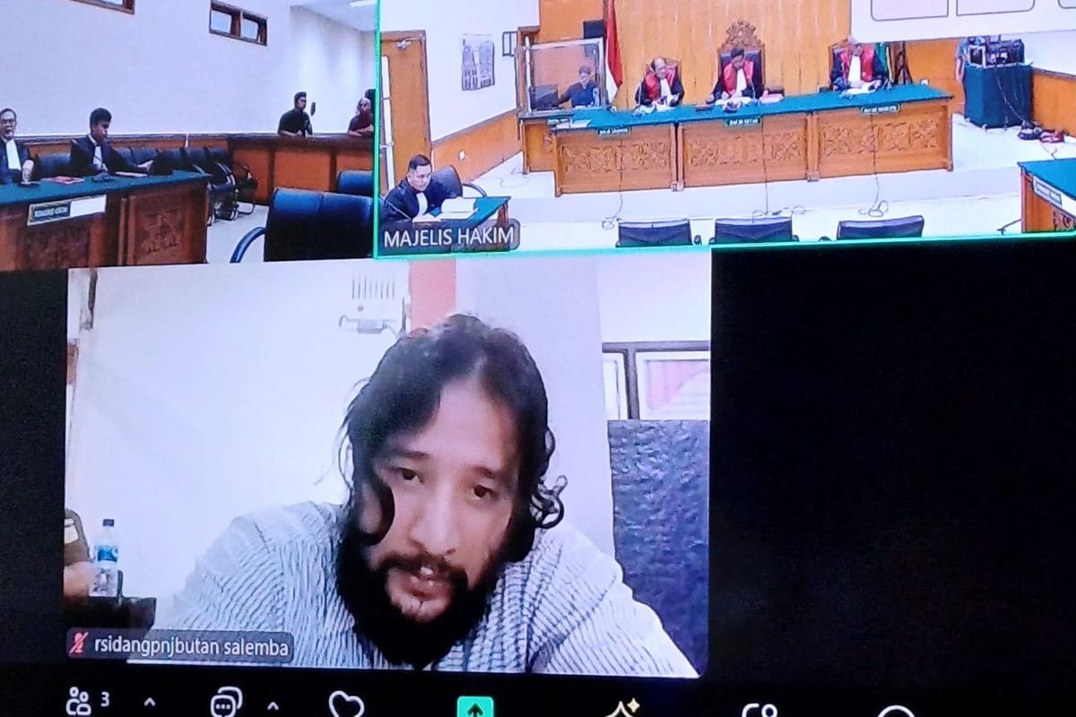 Lapas Nusakambangan, Ammar Zoni, tahanan, sidang daring, Ammar Zoni Ikuti Sidang Daring dari Lapas Nusakambangan, Ungkap Kondisinya di Tahanan, Ammar Zoni: Pemberitaan Tidak Sesuai Fakta, Kasus Narkoba di Rutan Salemba, Ammar Zoni Jadi Tersangka Utama, Ammar Zoni Perankan “Gudang” Narkoba, Ammar Zoni Dihukum Empat Tahun Penjara