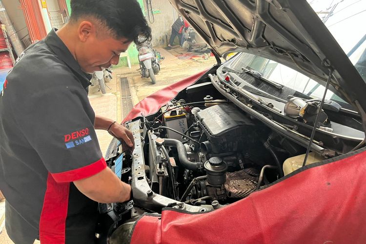 AC mobil, bengkel spesialis AC mobil, AC Mobil, Kompresor AC, Bengkel spesialis AC mobil, Evaporator AC Mobil, magnet clutch AC mobil, Segini Biaya Ganti Evaporator, Magnet Clutch, hingga Kompresor AC