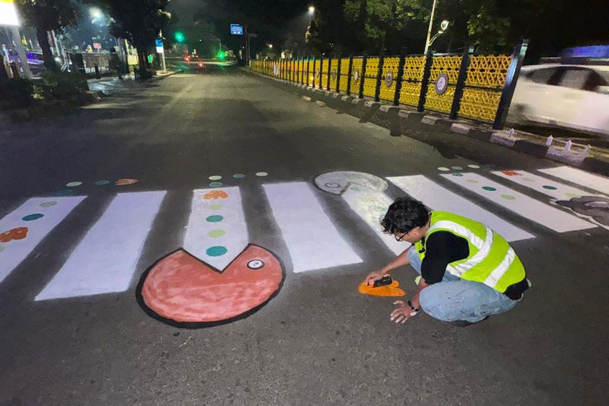 zebra cross, fasilitas publik, Ijoel Bikin Zebra Cross Pac Man Viral, Segini Modal yang Dikeluarkan