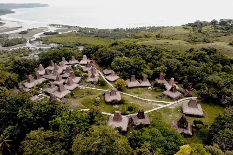 Kampung Adat Waruwora, Kampung Adat Waru Wora, Kampung adat Waru Wora, Kampung Adat Waruwora terbakar, Kebakaran Kampung Adat Waruwora, Permata Destinasi Budaya di Sumba
