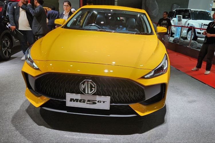 MG 5 GT, Desain Sporty, performa responsif, aftersales dan servis, Cerita Pemilik MG 5 GT, Plus Minus Setelah Dipakai 3 Tahun, Performa dan Kenyamanan , Konsumsi Bahan Bakar , Interior Sporty , Aftersales dan Servis Berkala, Kesimpulan, Kelebihan:, Kekurangan: