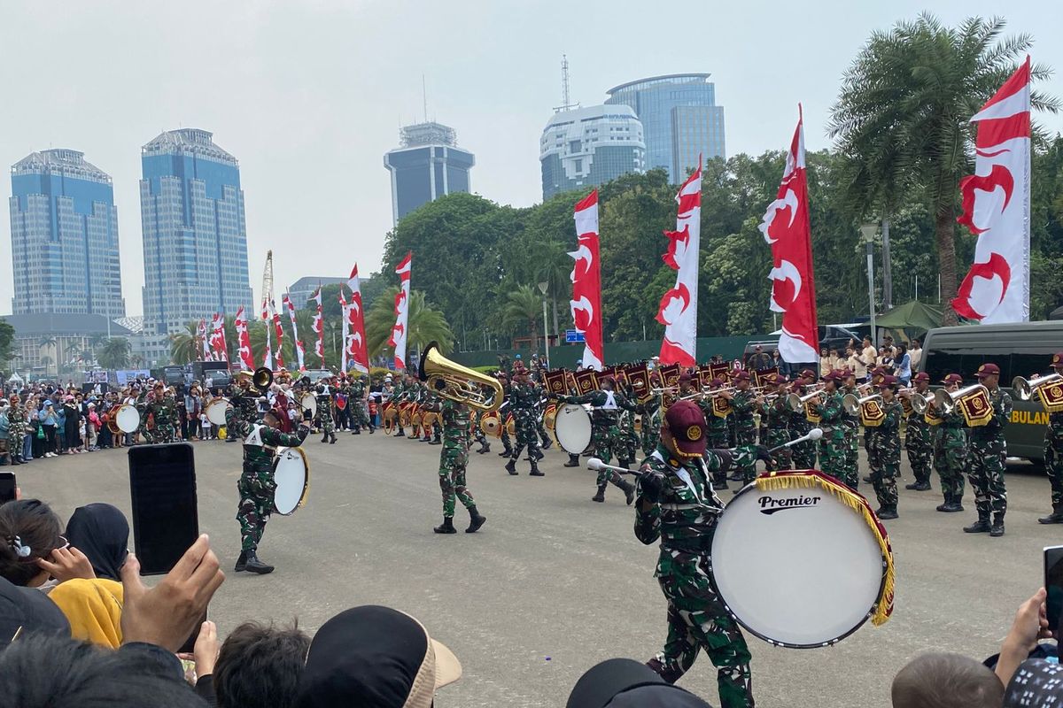 Monas, Transjakarta, HUT Ke-80 TNI, Naik MRT, LRT, Transjakarta ke Monas Cuma Rp 80, Promo HUT ke-80 TNI
