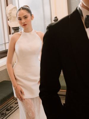 Syifa Hadju, Syifa Hadju dan El Rumi, Kilau Mewah Perhiasan Prewedding Syifa Hadju, Ditaksir Capai Rp 250 Juta, Sentuhan High Jewelry yang Elegan, Nilai Perhiasan Ditaksir Capai Ratusan Juta, Minimalis yang Justru Menonjol, Tren Prewedding Bergaya Editorial