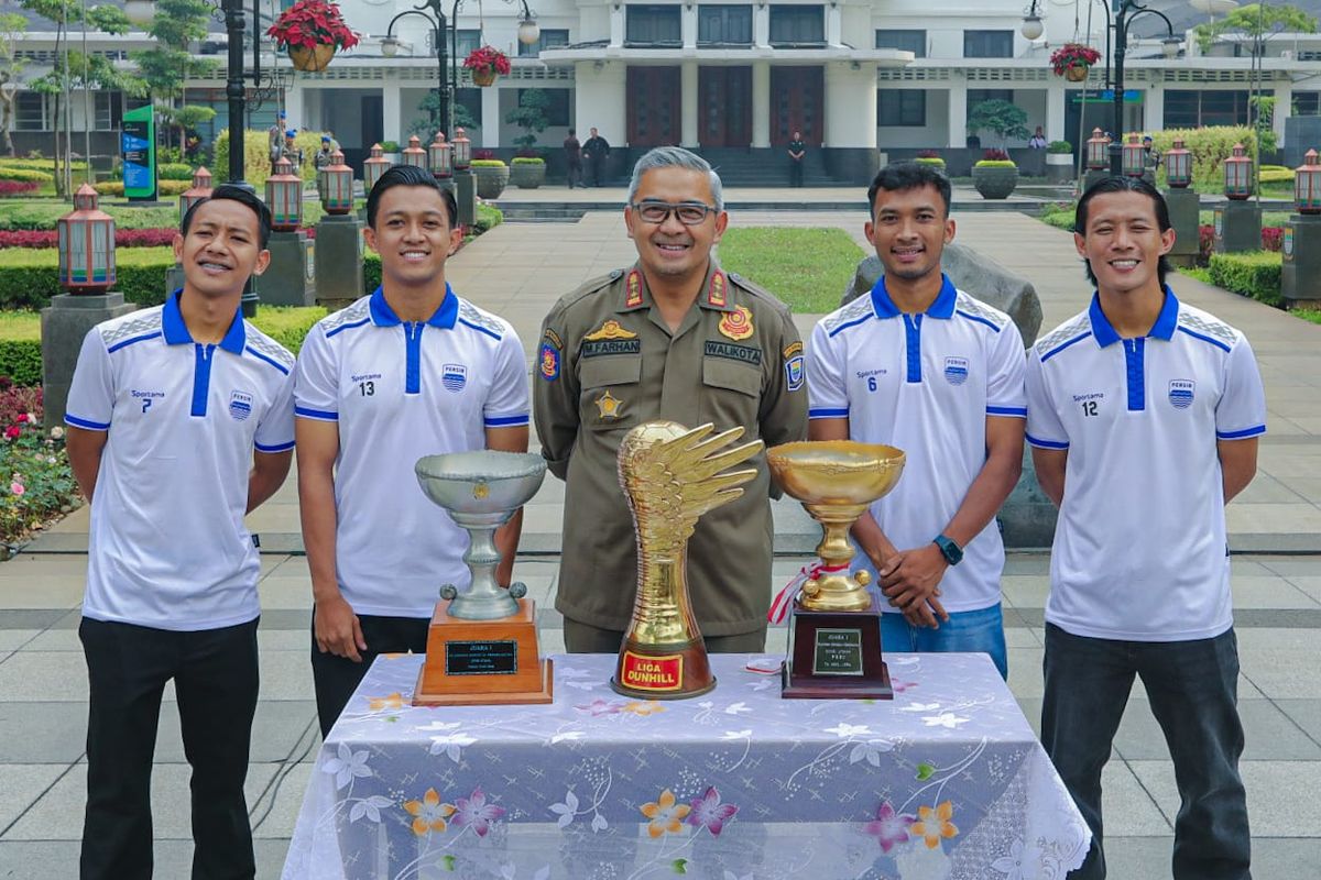 Persib, Liga 1 2024-2025, Persib Bandung, Persib juara, Wali Kota Bandung, Muhammad Farhan, Persib Juara, Persib Bandung vs Persis Solo, juara Liga 1 2024-2025, Jadwal Konvoi Persib Juara pada 25 Mei, Finis Gedung Sate Bandung