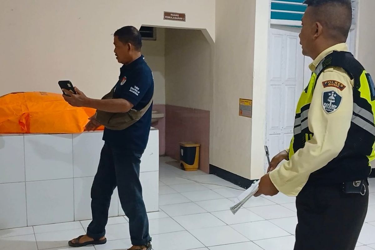 Brebes, Kasus Mayat dalam Koper di Brebes: Pelaku Ternyata Paman Pemilik Rumah TKP, Cekcok saat ditagih utang, Terjadi di rumah yang dijaga pelaku, Jasad disimpan dalam koper, Terungkap usai warga mencium bau 
