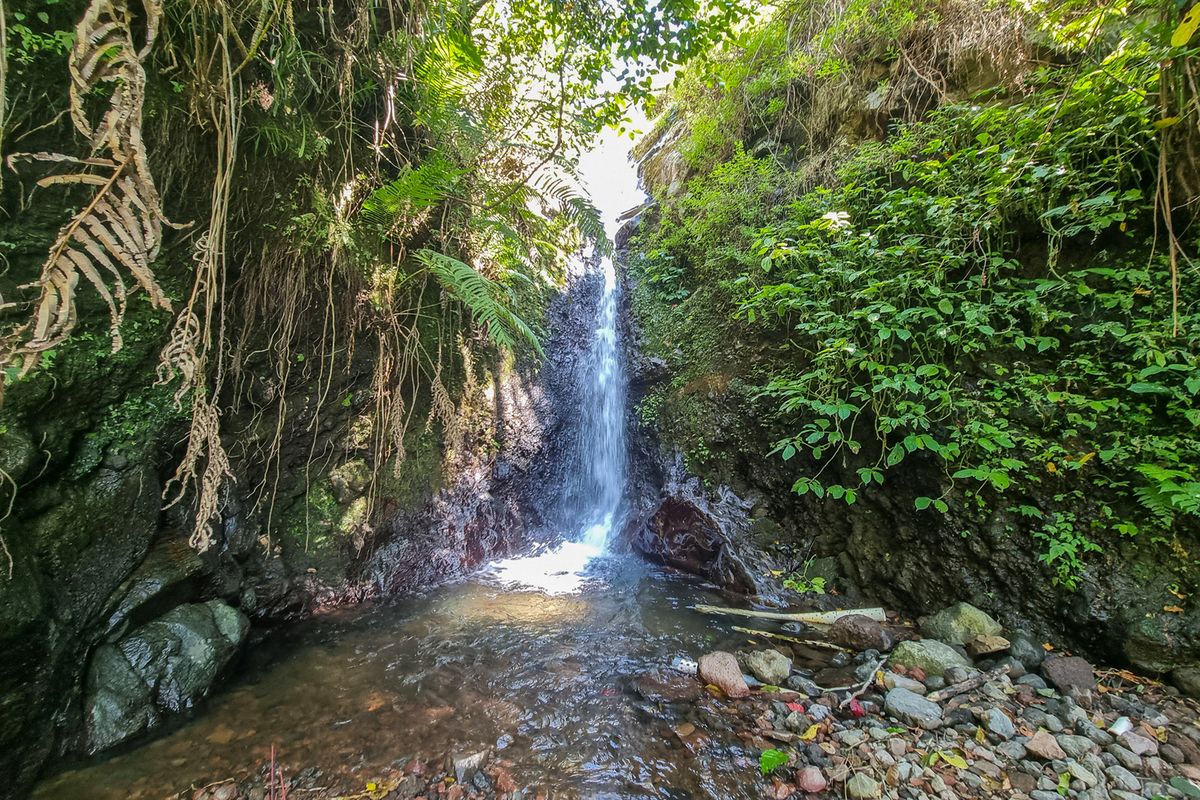 Air Terjun Semuncar, Air terjun Semuncar, alasan air terjun semuncar ditutup, air terjun semuncar bukan tempat wisata, apakah bisa treking di air terjun semuncar, lokasi air terjun semuncar, Alasan Air Terjun Semuncar Ditutup untuk Wisata: Sumber Air Warga di Kaki Gunung