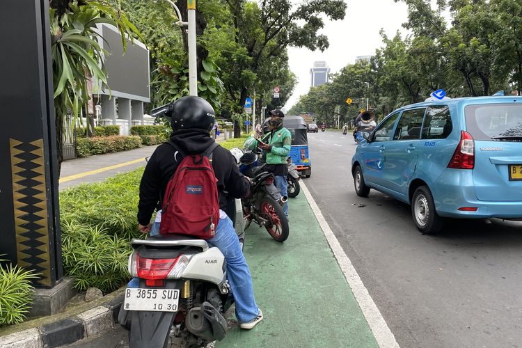 perilaku tidak aman, jarak aman, manajemen ruang, Kesadaran Jarak Aman Berkendara: Pentingnya Manajemen Ruang