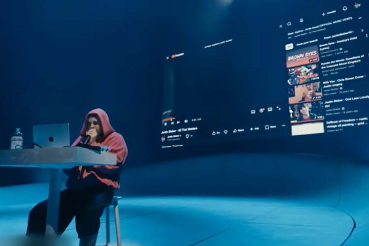 Coachella, gaya festival, Gaya Santai Dominasi Coachella 2026, Ini Deretan Outfit Terbaik Para Musisi, Gaya santai justru jadi sorotan, Outfit jadi cara mengekspresikan diri, Warna dan detail tetap mencuri perhatian, Gaya simpel tetap terlihat kuat, Gaya kasual anak muda ikut meramaikan, Tren fashion festival mulai berubah