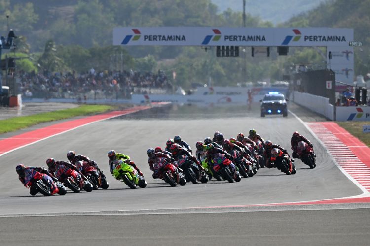 LCGC, Tilang Elektronik, Pertamina, ETLE, Populer Otomotif, artikel terpopuler, MPV listrik, Denza D9, spbu swasta, MotoGP Indonesia 2025, Pengguna Denza D9, Update Harga Terbaru LCGC