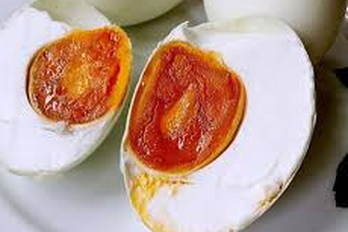 telur asin, Cara menyimpan telur asin, Cara Menyimpan Telur Asin, Apakah Harus Masuk Kulkas?