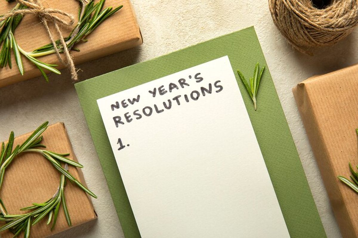tips membuat resolusi, Tak Sekadar Janji Awal Tahun, Ini 7 Tips Membuat Resolusi 2026 , 1. Mulai dengan tujuan yang realistis , 2. Hindari kata “Selalu” dan “Tidak Pernah”, 3. Terima rintangan sebagai bagian dari proses, 4. Susun resolusi dengan teknik habit stacking, 5. Lepaskan tekanan sosial dan fokus pada nilai pribadi, 6. Mulai dari perubahan yang paling mudah, 7. Jadikan resolusi sebagai pilihan, bukan kewajiban