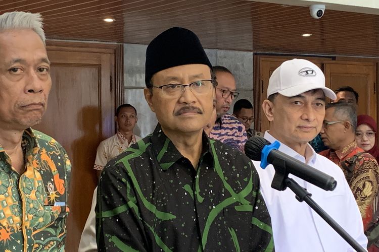 bantuan sosial, Saifullah Yusuf, Bantuan Sosial, saifullah yusuf, dana bansos, bansos 2025, bansos 2025 kapan cair, perubahan data bansos, 1,9 Juta Penerima Bansos Dikoreksi, Siapa yang Dapat?