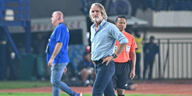 Liga Indonesia, Link Live Streaming, Super League, Dewa United, Jan Olde Riekerink, Malut United, Dewa United vs Malut United, Super League 2025-2026, Link Live Streaming Dewa United vs Malut United, Kick Off 19.00 WIB
