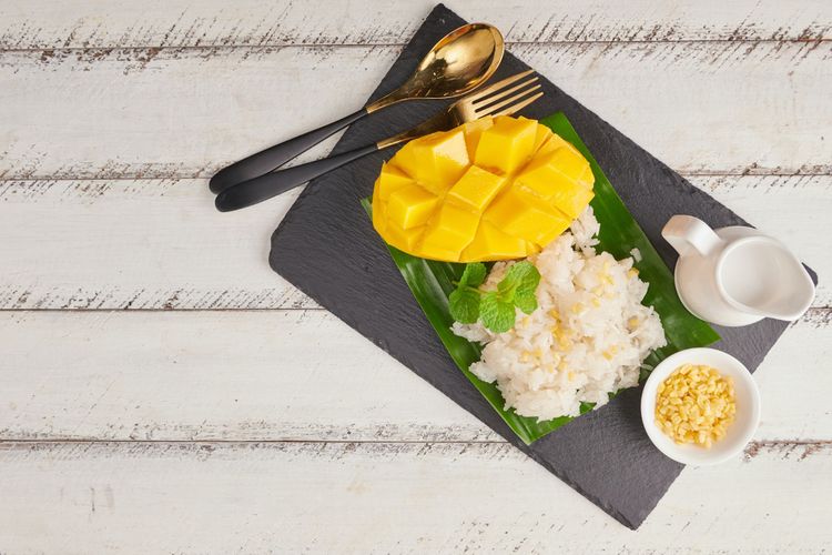 mango sticky rice, mangga, rice cooker, beras ketan, saus mango sticky rice, Rice Cooker, Mangga, resep mango sticky rice, Lagi Musim Mangga, Coba Bikin Mango Sticky Rice 200 Gram Ketan, Cukup Masak Pakai Rice Cooker