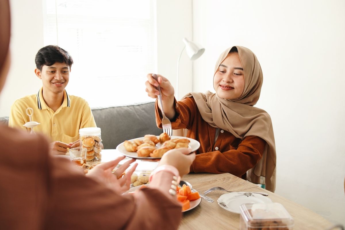 puasa, pola makan seimbang, Prinsip 3C Saat Puasa: Cara Atur Kalori, Jenis Makanan, dan Jadwal Makan