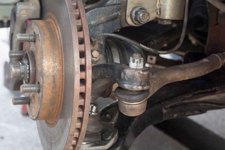 Kaki-kaki mobil, kaki-kaki mobil, Perawatan Mobil, komponen mobil, keselamatan berkendara, Komponen Kaki-Kaki Mobil dan Fungsinya yang Perlu Diketahui