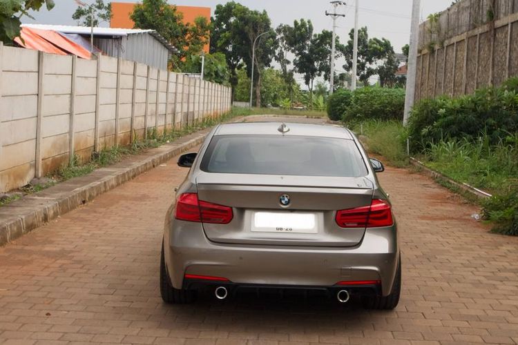 kelebihan BMW, Pengalaman Pemilik BMW 320i F30: Apakah Nyaman & Irit?