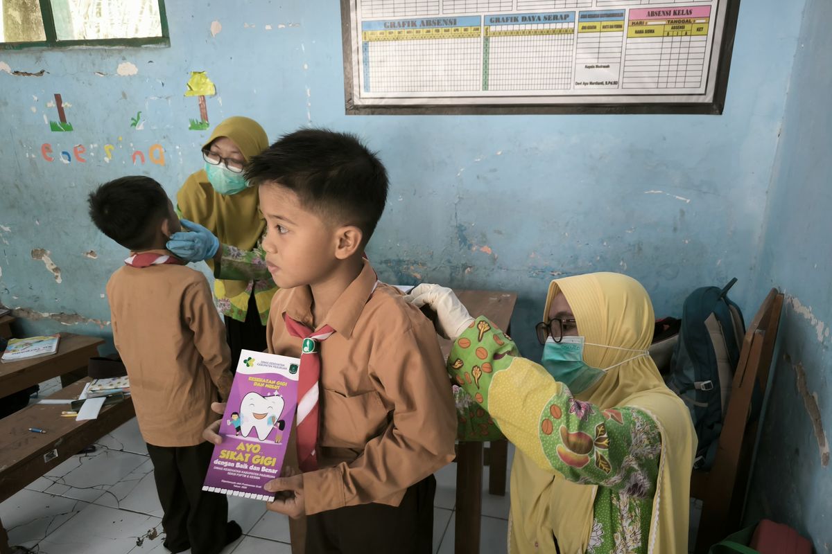 kusta, Pasuruan, stigma kusta, Perjuangan Sunyi Nakes Melawan Stigma Kusta di Desa Terpencil Pasuruan, Ditolak warung, tak diundang kenduri, Penyintas yang berdaya, Deteksi dini di sekolah, Jejak pesisir dan gejala kusta, Pasuruan tidak masuk indikator buruk