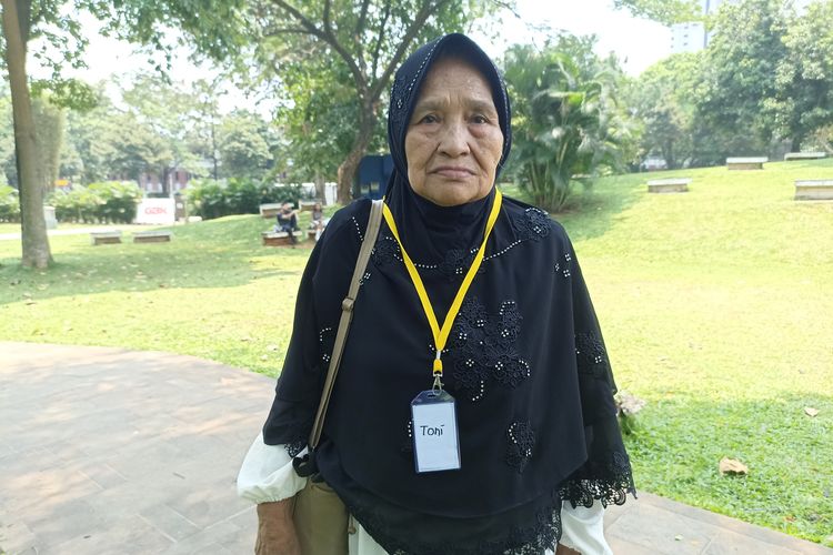 Rumah Rasa, Lansia, Hipertensi, periksa ke dokter, hipertensi, lansia, deteksi dini, menjaga kesehatan, kesehatan lansia, pemeriksaan rutin, rumah rasa, Cerita Sarmi dan Toni, Lansia Pengidap Hipertensi yang Rutin Periksa ke Dokter