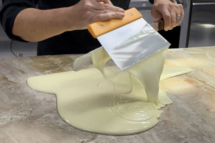 Kirsten Tibballs, Callebaut, cara membuat bola bola cokelat mengkilap, kirsten tibballs masterchef, kirsten tibballs dessert masters, kirsten tibballs, tips membuat cokelat mengkilap, Cara Membuat Bola-Bola Cokelat Mengkilap Sempurna Ala Chef Kirsten Tibballs