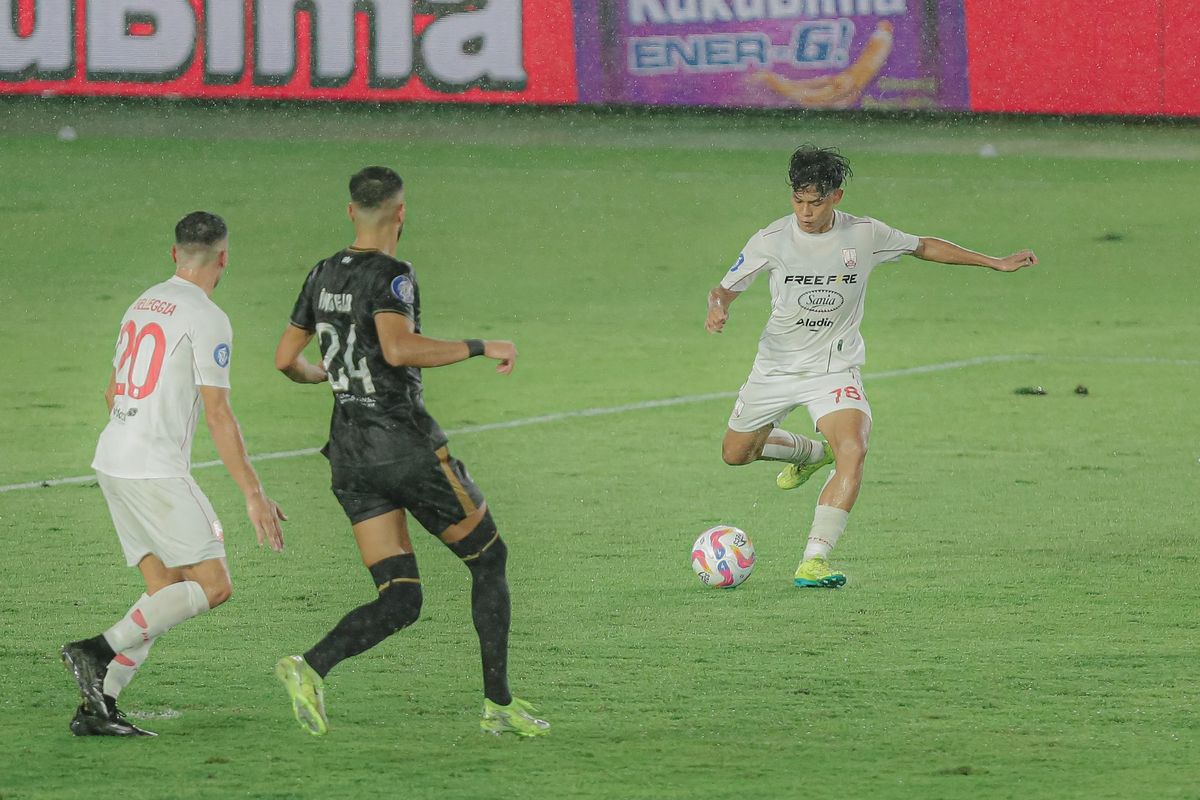 Persis Solo, Dewa United, Patrick Kluivert, Liga 1 2024-2025, Persis vs Dewa United, Denny Landzaat, Hasil Liga 1, Hasil Persis Vs Dewa United 1-1: Sambernyawa Aman dari Degradasi, Ditonton Kluivert