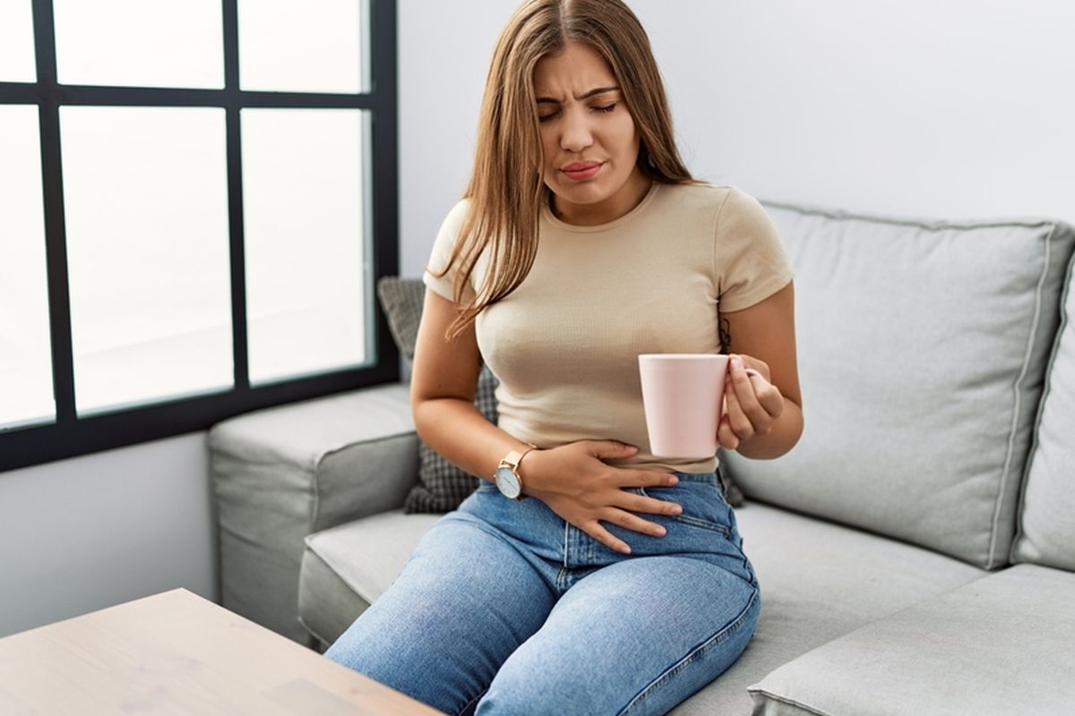 kopi, pencernaan, kafein, minum kopi saat perut kosong, minum kopi sebelum sarapan, amankah minum kopi sebelum makan, konsumsi kopi sebelum makan, minum kopi saat perut kosong di pagi hari, Amankah Minum Kopi Saat Perut Kosong di Pagi Hari? Ini Penjelasan Ahli Gizi, Tidak berbahaya untuk kebanyakan orang, Bisa pengaruhi nafsu makan dan gula darah, Bukan penyebab tukak lambung, tapi bisa memperburuk, Berbagai risiko lain minum kopi saat perut kosong, Jadi, kapan waktu terbaik minum kopi?
