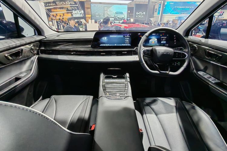 teknologi Chery Super Hybrid, efisiensi bahan bakar, Apa Perbedaan Chery C5 CSH dengan Versi Bensin?