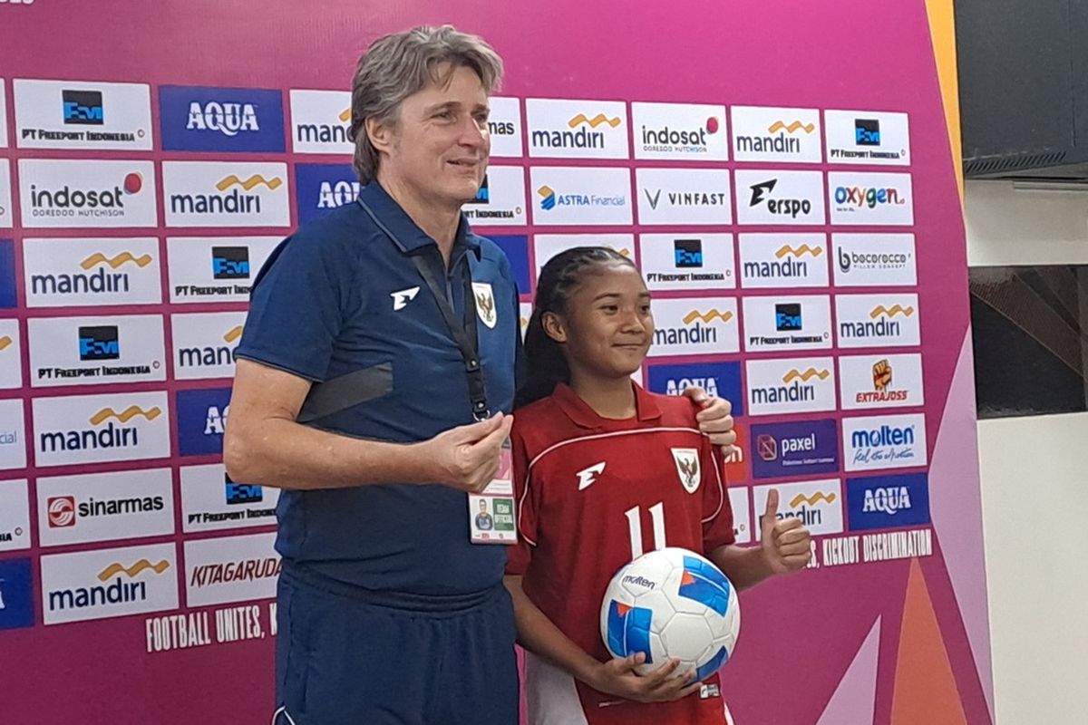 Timo Scheunemann, timnas putri u16 indonesia, asean u16 girls championship 2025, Timnas Putri U16 Indonesia vs Timor Leste, Apresiasi Pelatih Timnas Putri U16 Timo Scheunemann bagi Timor Leste
