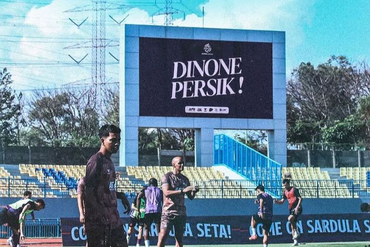 Persik, Persib, Ezra Walian, Head-to-head Persik Kediri vs Persib Bandung, Ujian Berat Macan Putih