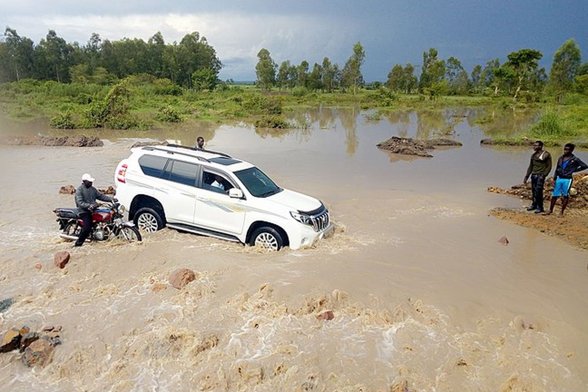 banjir, filter udara, mobil diesel, musim penghujan, Banjir, Mitos Mobil Diesel Tangguh di Banjir: Apa Faktanya?