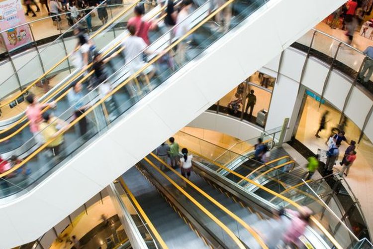 jalan kaki, jalan kaki di mall, berjalan-jalan di mall, membakar kalori dengan jalan kaki, apakah jalan kaki di mall termasuk olahraga, jalan kaki di mal, manfaat jalan kaki di mall, jalan kaki di mall termasuk olahraga, olahraga jalan kaki di mal, Indra Bekti Olahraga dengan Jalan Kaki di Mall, Benarkah Efektif?, Jalan kaki di mall termasuk olahraga?, Berapa lama sebaiknya jalan kaki?, Bagaimana cara mulai jalan kaki di mall?, Bagaimana kalau tergoda makanan di mall?