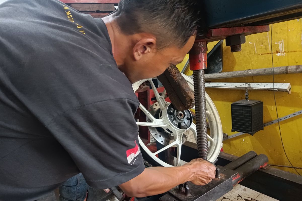 pelek motor, Waspada Risiko Tersembunyi Setelah Pres Pelek Motor