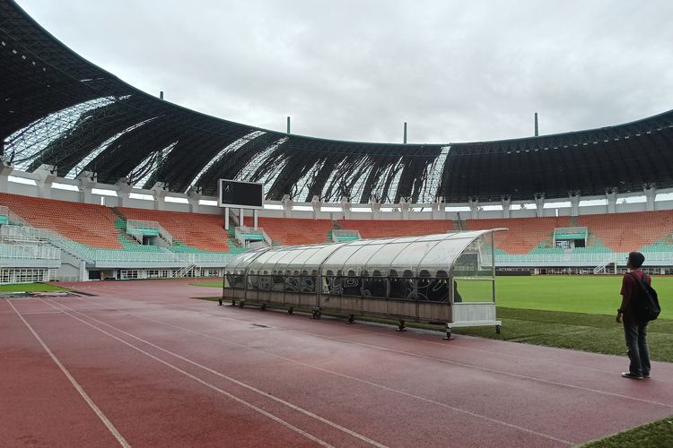 angin kencang, Ade Hasrat, Garudayaksa FC, Stadion Pakansari, Timnas Indonesia, Atap Stadion Kandang Garudayaksa FC dan Timnas Indonesia Rusak Akibat Angin Kencang