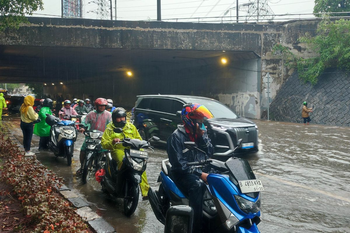 sepeda motor, Motor Mogok Akibat Terobos Banjir: Ini Langkah Penanganan yang Benar