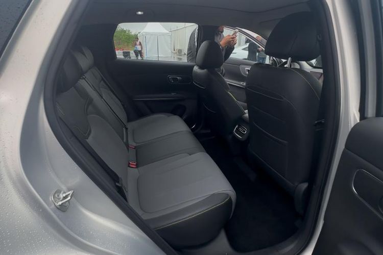 SUV listrik, mobilitas perkotaan, Changan Nevo Q05, Review Changan Nevo Q05: Siap Hadang Pasar SUV Listrik Indonesia?, Interior: Sentuhan Minimalis, Fitur Unggulan, Dinamika Listrik yang Responsif, Kesimpulan