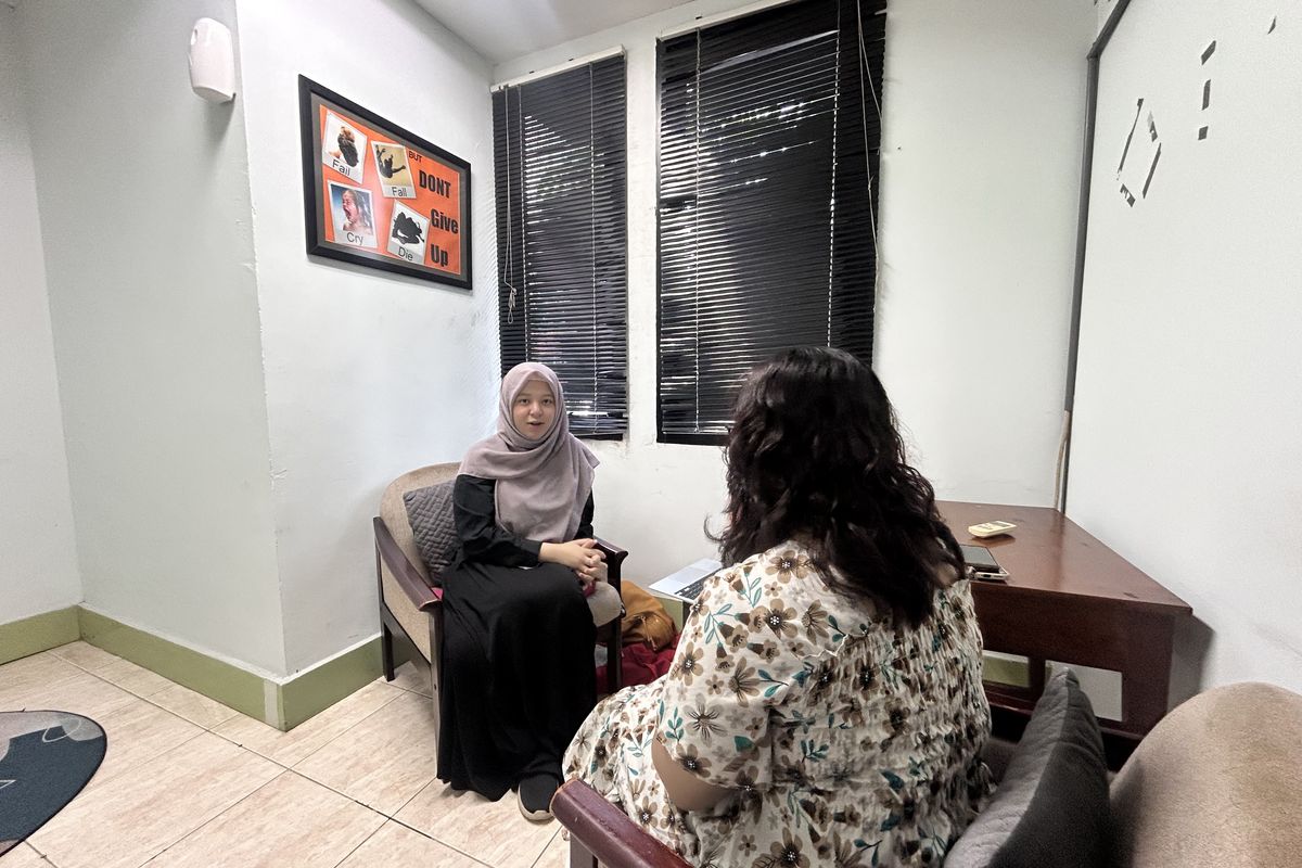 Pertama Kali ke Psikolog? 6 Tips Ini Bantu agar Konseling Lebih Nyaman, 1. Daftar dan atur jadwal sesi konsultasi, 2. Kenali diri dan masalah yang dihadapi, 3. Tentukan tujuan konseling, 4. Siapkan mental untuk membuka luka lama, 5. Sampaikan jika ada hal yang kurang berkenan diceritakan, 6. Lakukan sesi lanjutan jika dianjurkan