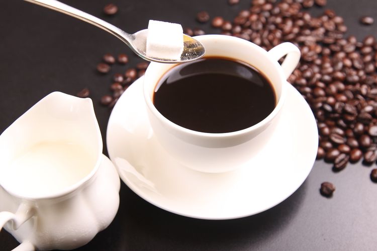 minuman, sistem pencernaan, perut kosong, 6 Minuman Ini Sebaiknya Tidak Dikonsumsi Saat Perut Kosong