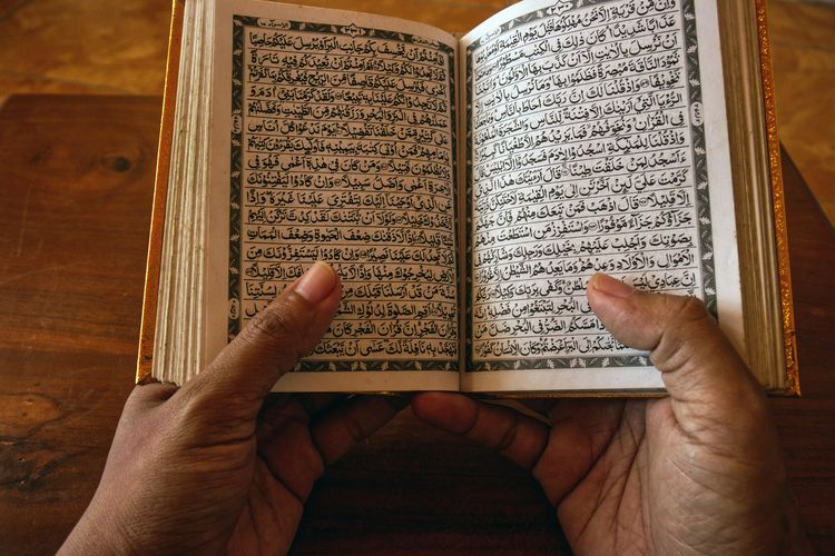 Nuzulul Quran, ucapan Nuzulul Quran, Nuzulul Quran 17 Ramadhan, Nuzulul Quran 2026, 50 Ucapan Nuzulul Quran 2026 yang Menyentuh Hati dan Penuh Doa, Ucapan Penuh Makna &amp; Doa (Religius), Ucapan Singkat &amp; Padat (Cocok untuk WA/IG), Ucapan Puitis &amp; Menyentuh Hati, Ucapan Berbahasa Inggris (Islamic Quotes), Ucapan Harapan &amp; Persaudaraan