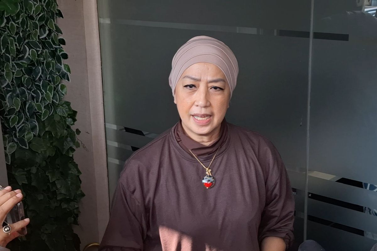 Kimberly Ryder, Edward Akbar, Irvina Zainal, nafkah, Jakarta Selatan, Nafkah, jakarta selatan, Ibunda Kimberly Ryder Murka, Tolak Edward Akbar Temui Anak, Ibunda Kimberly Ryder Nilai, Nafkah Tak Cukup untuk Pendidikan Cucu, Larangan Bertemu Anak, Edward Akbar Pilih Mundur, Kimberly Ryder: Seharusnya Edward Tidak Kabur, Kimberly Ryder: Ibuku Terlalu Lama Menahan Emosi