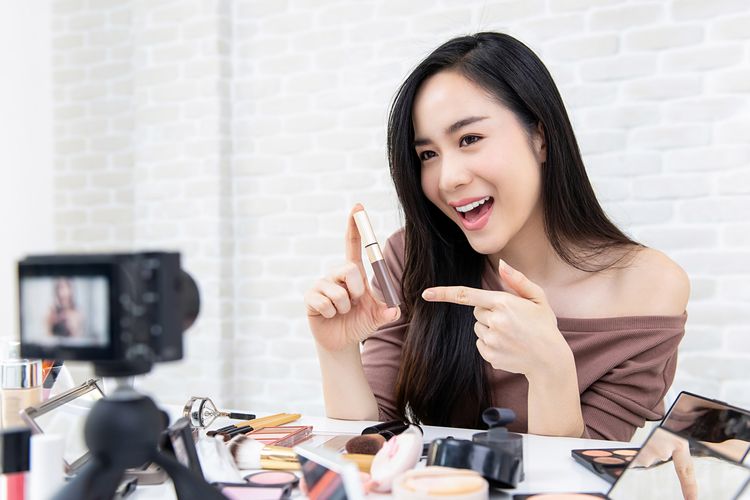 China, influencer, China Perketat Aturan Influencer agar Tak 
