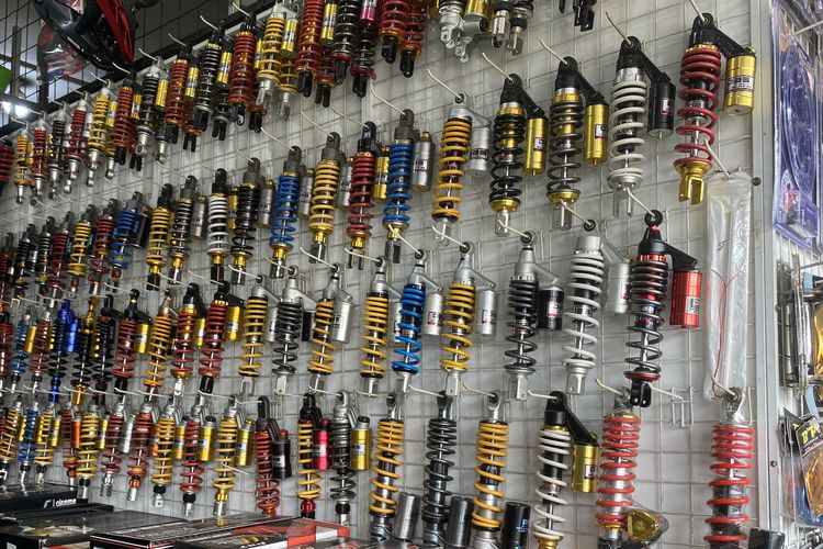Shockbreaker motor, servis shockbreaker, Zafar MZ Shockbreaker, biaya servis shockbreaker, Bujet Terbatas, Lebih Baik Servis Shockbreaker Atau Beli Aftermarket?