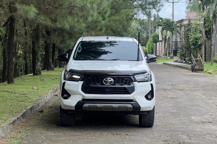 pengalaman pemakaian, Hilux, Pengalaman Pemakai Toyota Hilux 2025 untuk Harian, Masih Nyaman meski Dimensi Besar