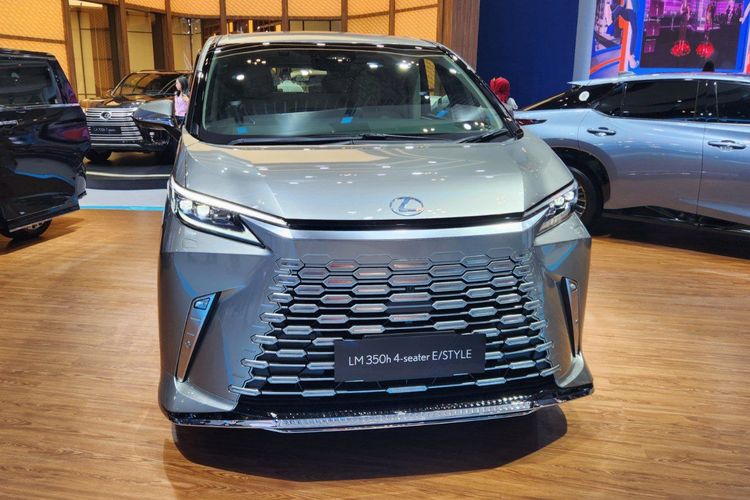 Hotman Paris, Lexus, mobil mewah, mobil mahal, GIIAS 2025, Spesifikasi Lexus LM350h yang Disukai Hotman Paris di GIIAS 2025