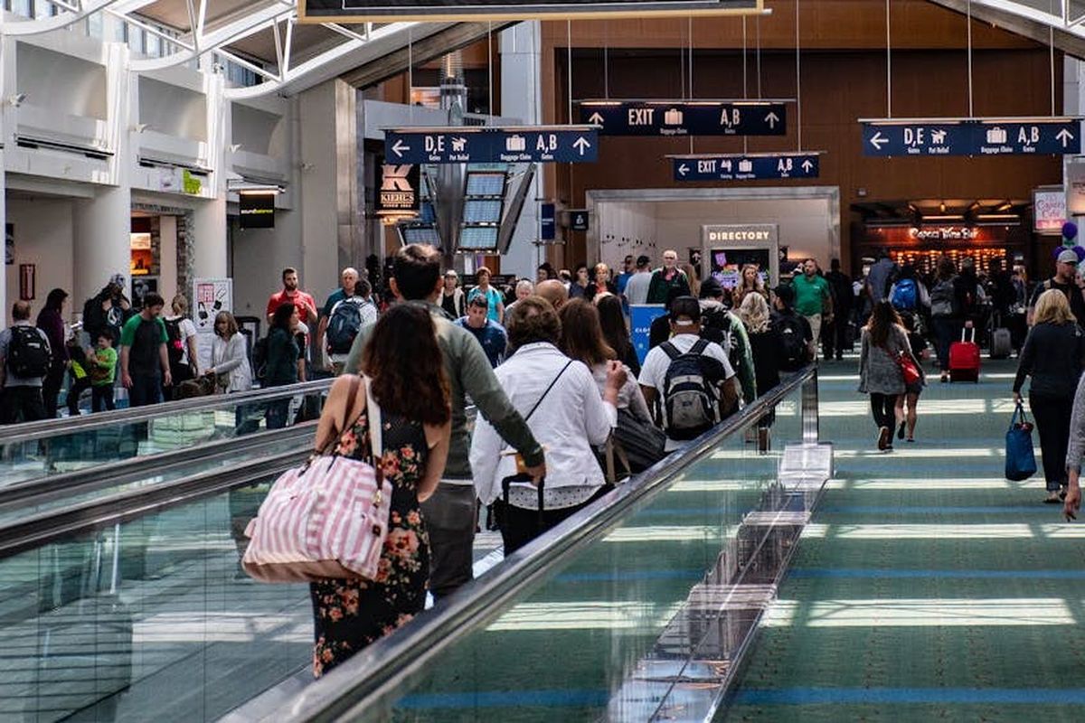 penerbangan as, shutdown pemerintah as, petugas bandara AS, shutdown AS 2025, bandara Amerika Serikat, Shutdown AS Berlarut, Ribuan Penerbangan Ditunda dan Petugas Bandara Belum Digaji