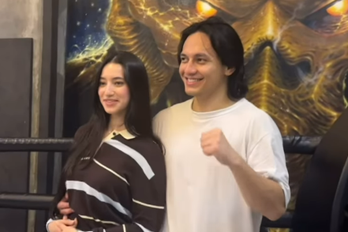 Jefri Nichol, El Rumi, Maia Estianty, Jefri Nichol kalah tinju, Ameera Khan, jefri nichol vs el rumi, Mesranya Ameera Khan, Ajak Keluarga Nonton Jefri Nichol Tanding Tinju