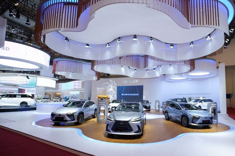mobil hybrid, Lexus Indonesia, Ima Nurbani Rahmah, Pasar otomotif, Mobil Hybrid, Lexus Optimistis Hadapi Persaingan Mobil Hybrid di Indonesia